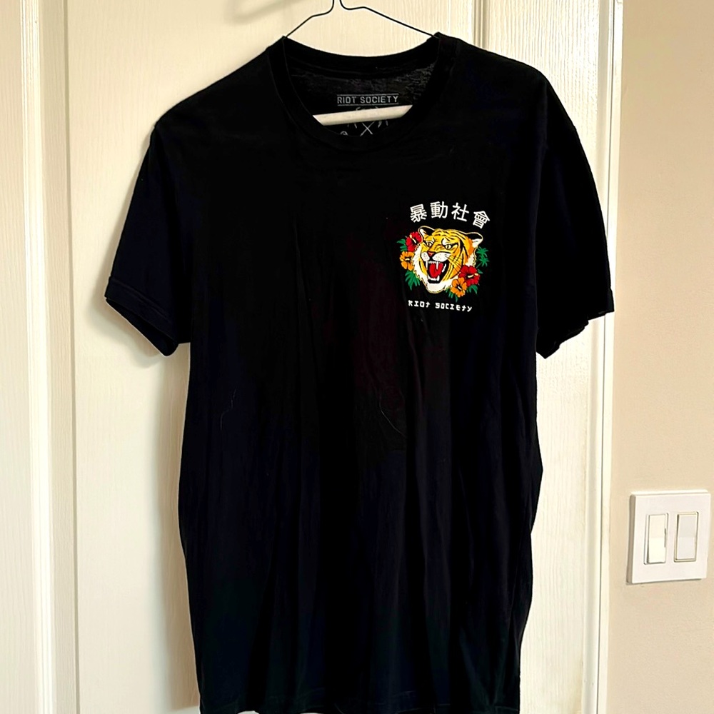 Young men, Riot Society, 100 cotton, great design on front & back, barely used.